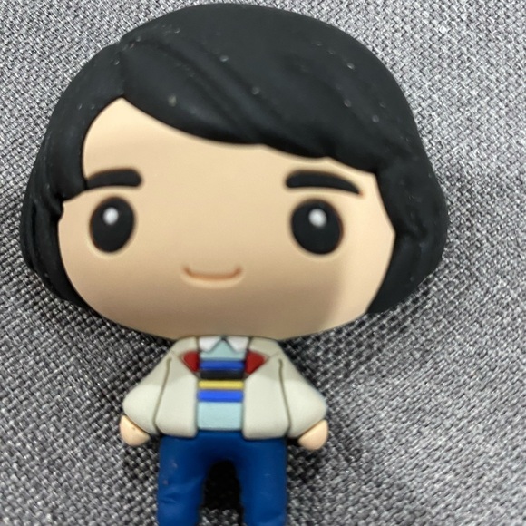 Stranger Things magnets, from mystery pouch. Set of 4 - Picture 6 of 7